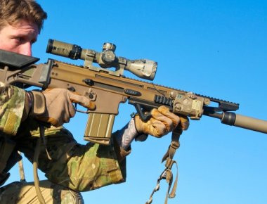 Βίντεο: Βολές στρατιωτών του ΝΑΤΟ με L115a3, SCAR-H PR, M40a6 και M110